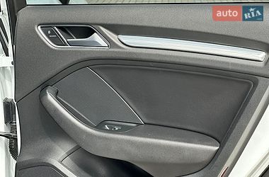 Седан Audi A3 2015 в Дрогобыче