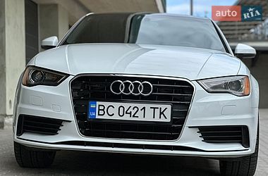 Седан Audi A3 2015 в Дрогобыче