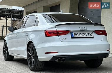 Седан Audi A3 2015 в Дрогобыче