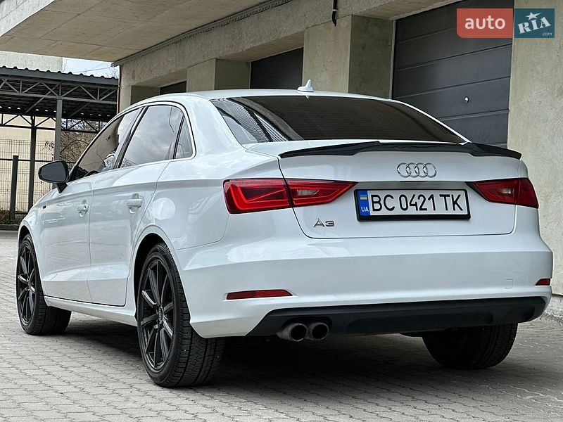 Седан Audi A3 2015 в Дрогобыче