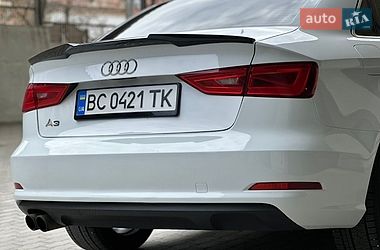 Седан Audi A3 2015 в Дрогобыче
