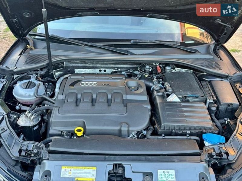 Седан Audi A3 2016 в Новояворівську