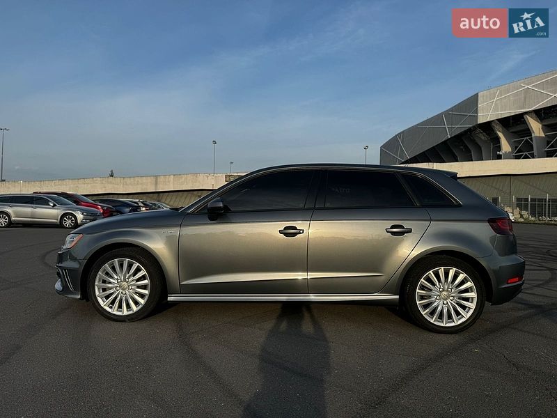 Хетчбек Audi A3 2016 в Самборі