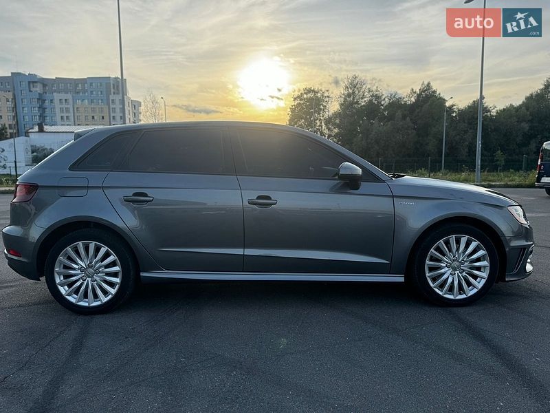 Хетчбек Audi A3 2016 в Самборі