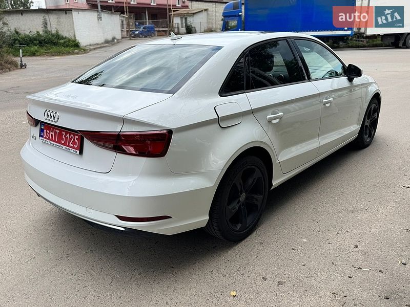 Седан Audi A3 2017 в Львові