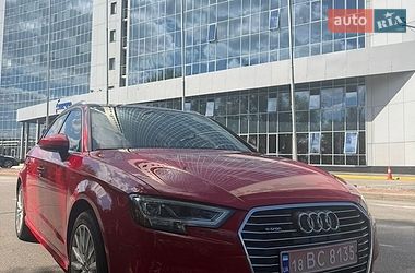 Хэтчбек Audi A3 2018 в Киеве