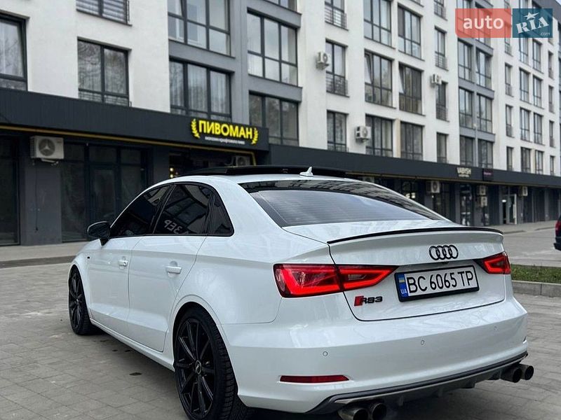 Седан Audi A3 2016 в Новояворівську