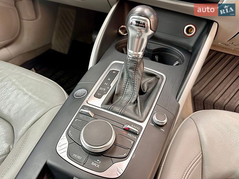 Седан Audi A3 2015 в Киеве