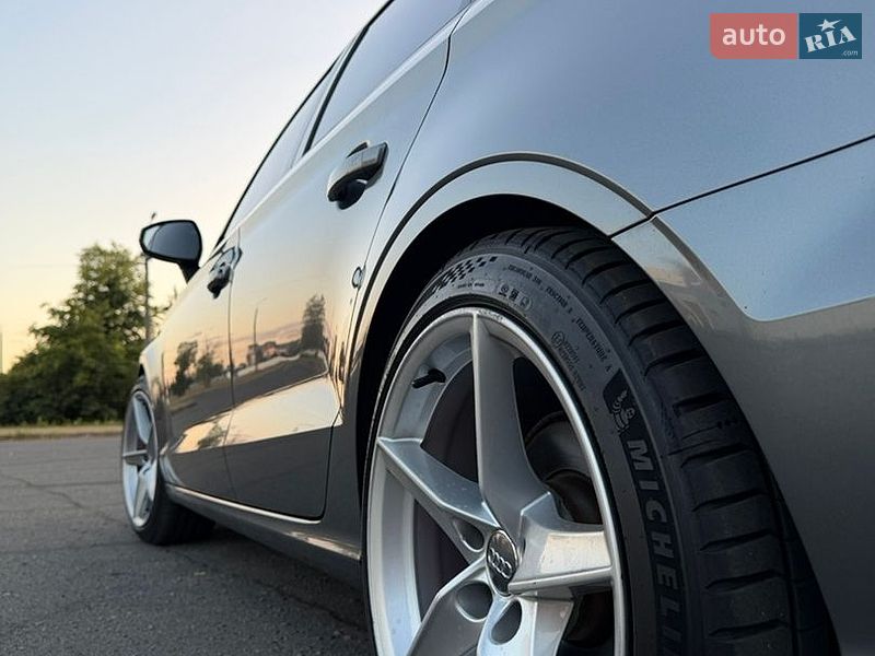 Седан Audi A3 2017 в Киеве