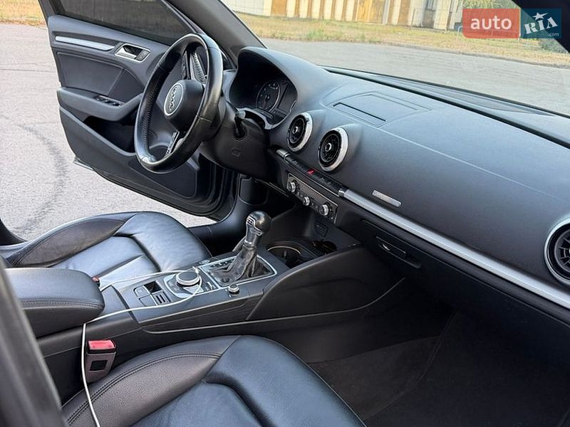 Седан Audi A3 2017 в Киеве