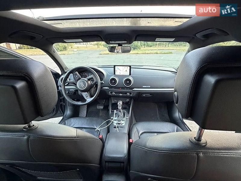 Седан Audi A3 2017 в Киеве