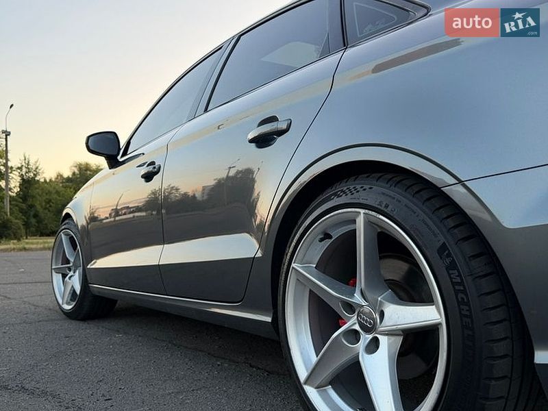Седан Audi A3 2017 в Киеве
