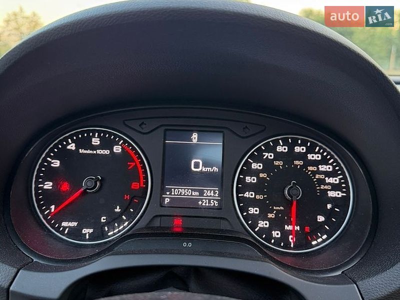Седан Audi A3 2017 в Киеве