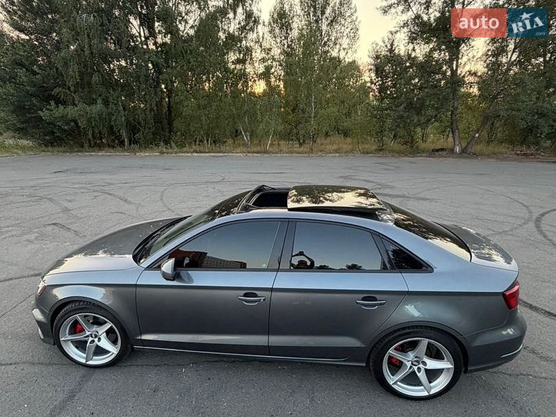 Седан Audi A3 2017 в Киеве
