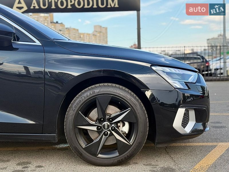 Седан Audi A3 2022 в Киеве