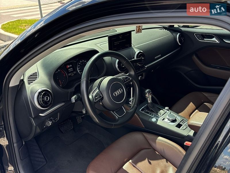 Седан Audi A3 2015 в Рівному