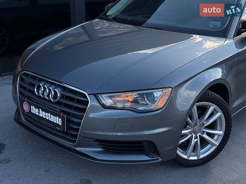 Седан Audi A3 2015 в Ровно