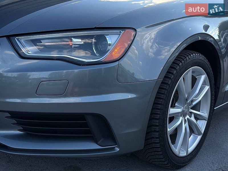 Седан Audi A3 2015 в Ровно