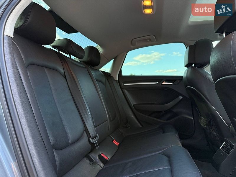 Седан Audi A3 2015 в Ровно