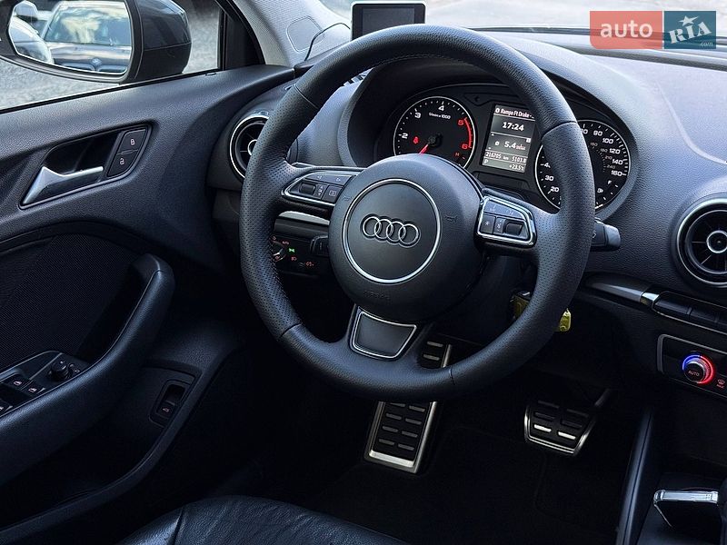 Седан Audi A3 2015 в Ровно