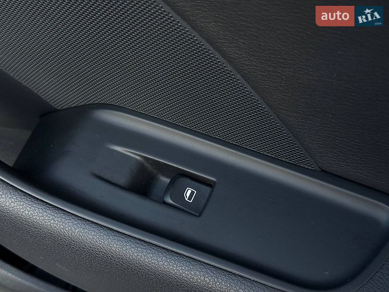 Седан Audi A3 2015 в Ровно