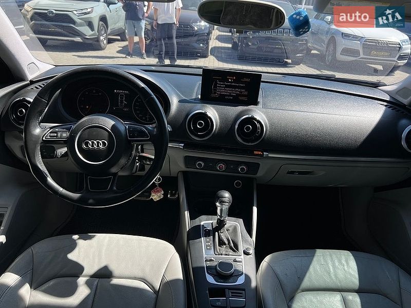 Седан Audi A3 2014 в Ивано-Франковске
