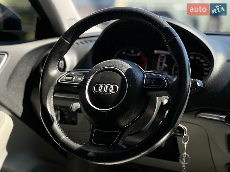 Седан Audi A3 2014 в Ивано-Франковске