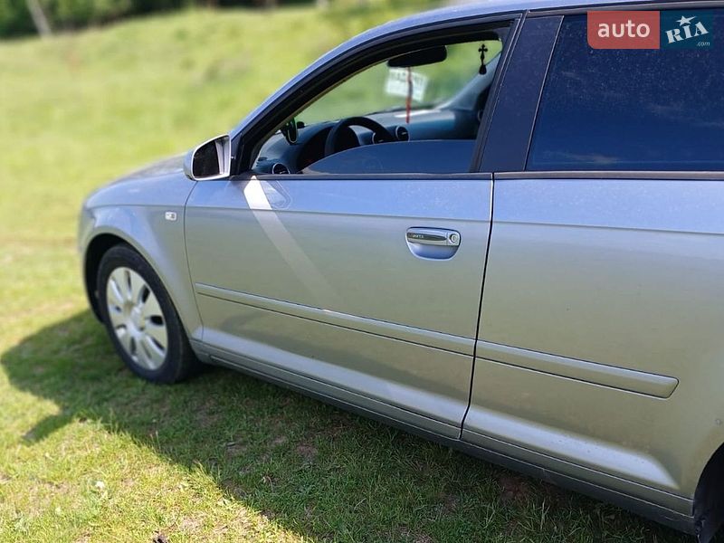 Хетчбек Audi A3 2006 в Чернівцях