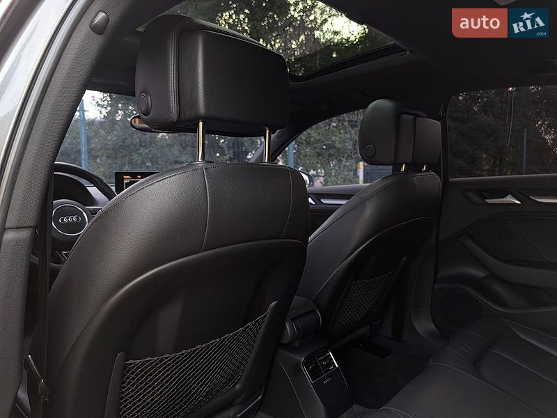 Седан Audi A3 2015 в Дрогобыче