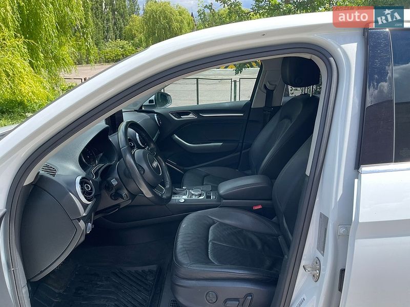 Седан Audi A3 2014 в Рівному