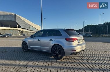 Хэтчбек Audi A3 2018 в Львове