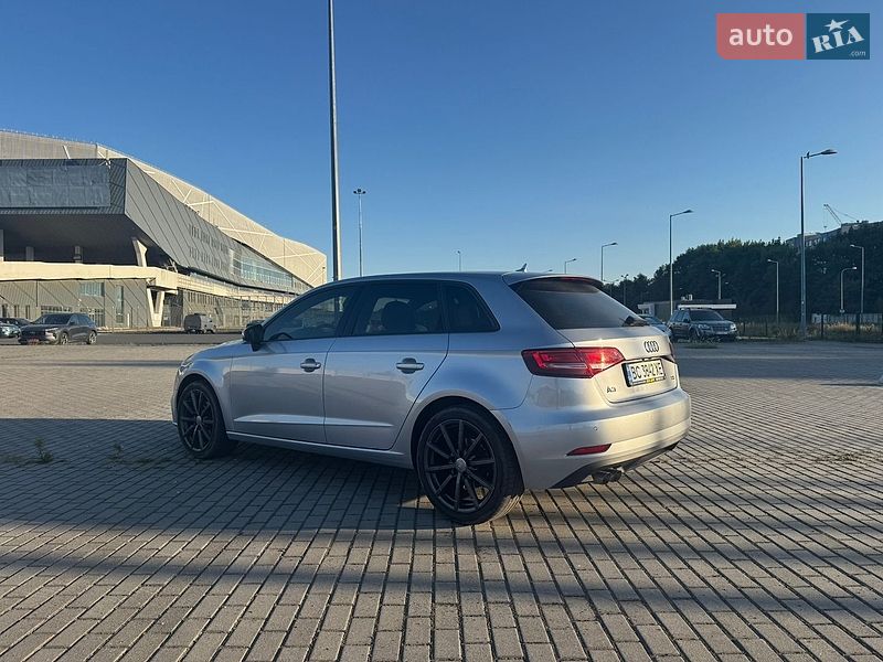Хэтчбек Audi A3 2018 в Львове