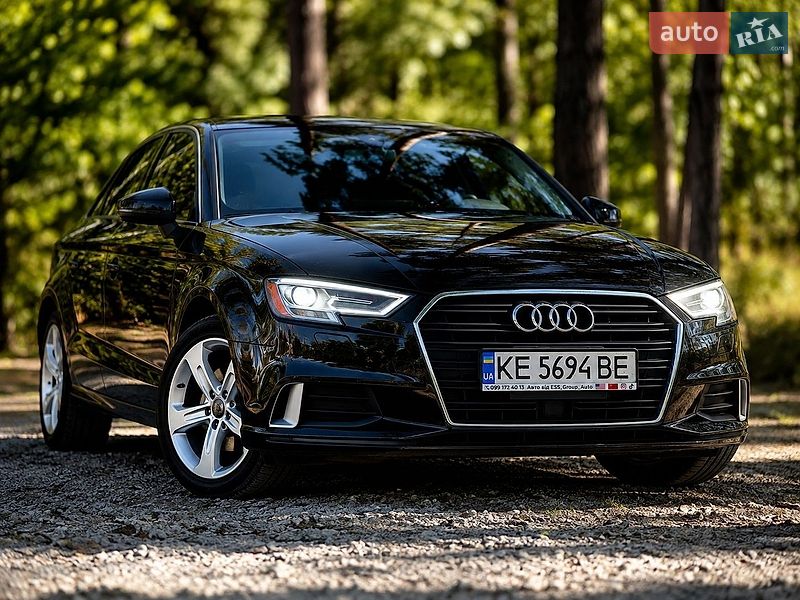Седан Audi A3 2016 в Дніпрі