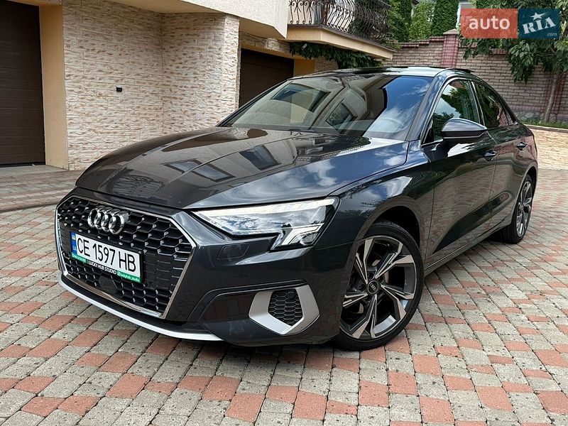 Седан Audi A3 2022 в Чернівцях