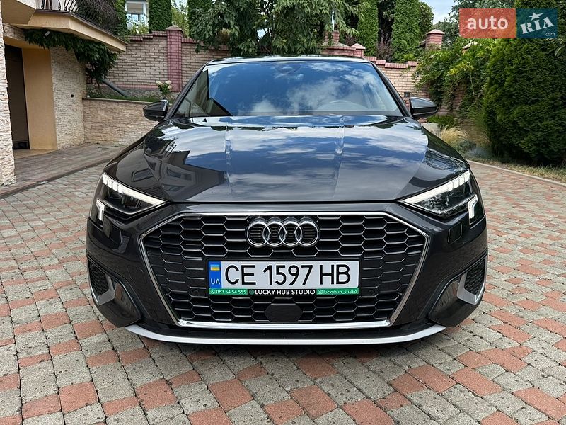 Седан Audi A3 2022 в Чернівцях