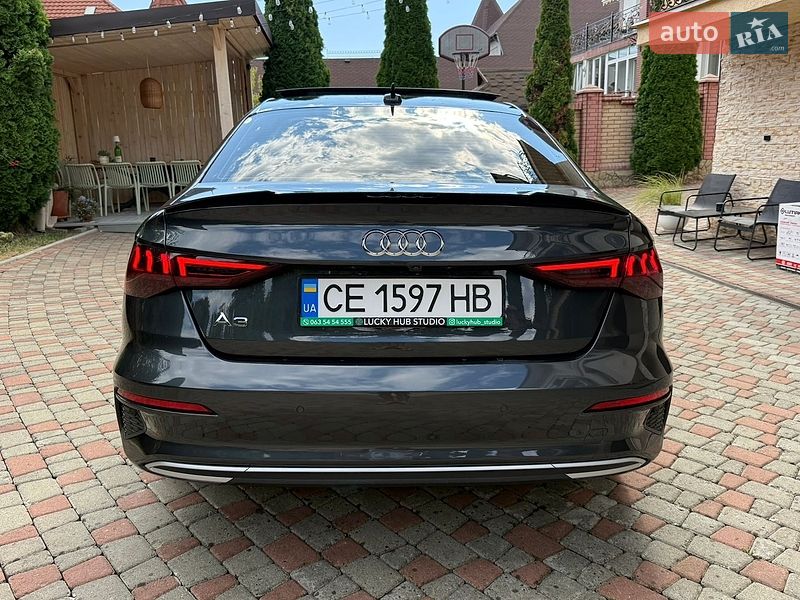 Седан Audi A3 2022 в Чернівцях