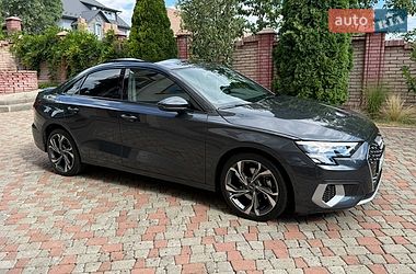 Седан Audi A3 2022 в Чернівцях