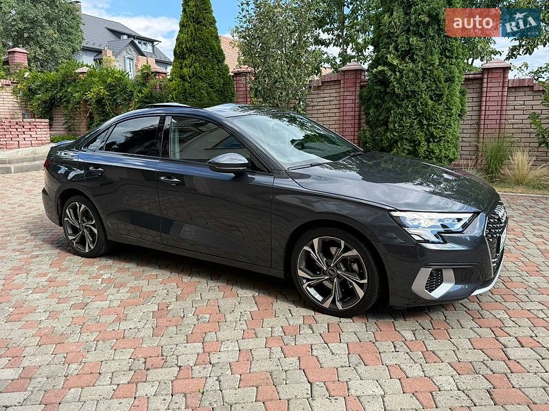 Седан Audi A3 2022 в Чернівцях