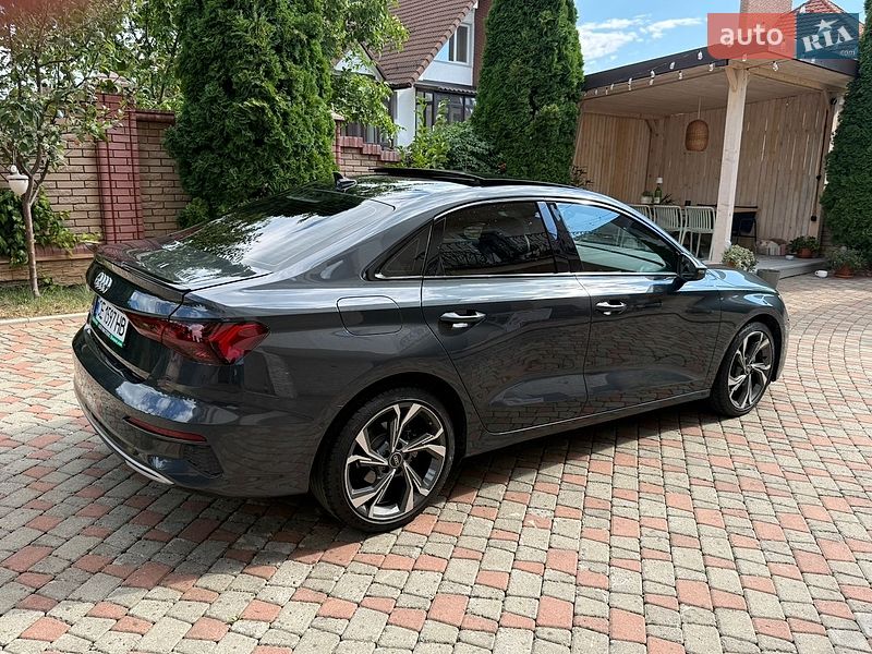 Седан Audi A3 2022 в Чернівцях