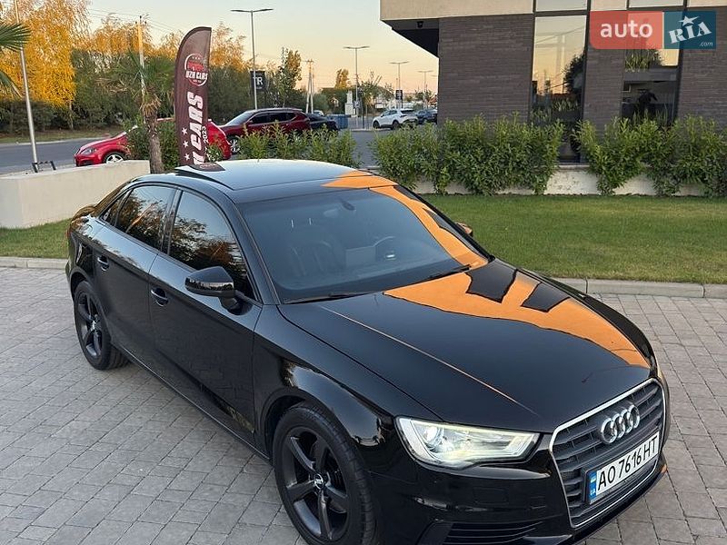 Седан Audi A3 2014 в Ужгороді
