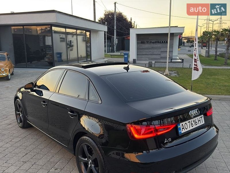 Седан Audi A3 2014 в Ужгороді