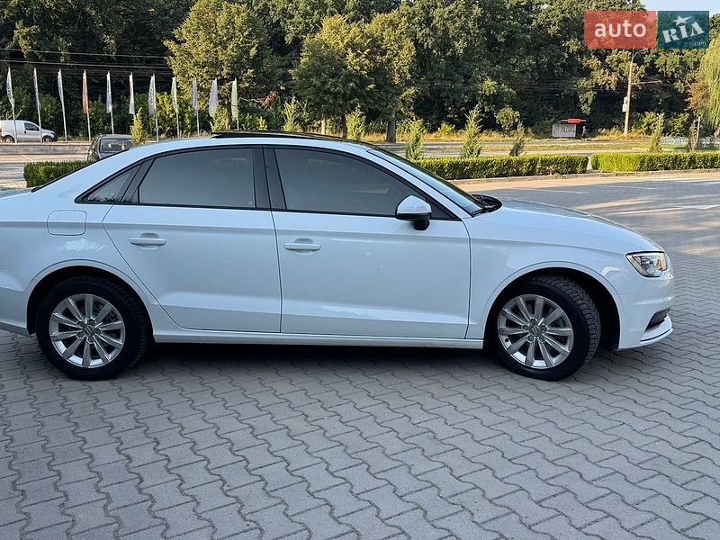 Седан Audi A3 2015 в Виннице