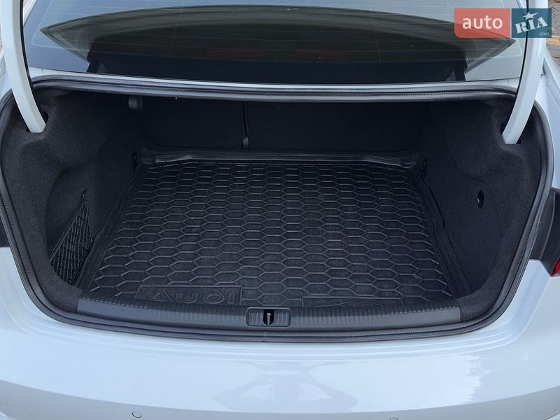 Седан Audi A3 2015 в Виннице