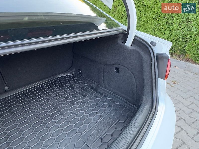 Седан Audi A3 2015 в Виннице