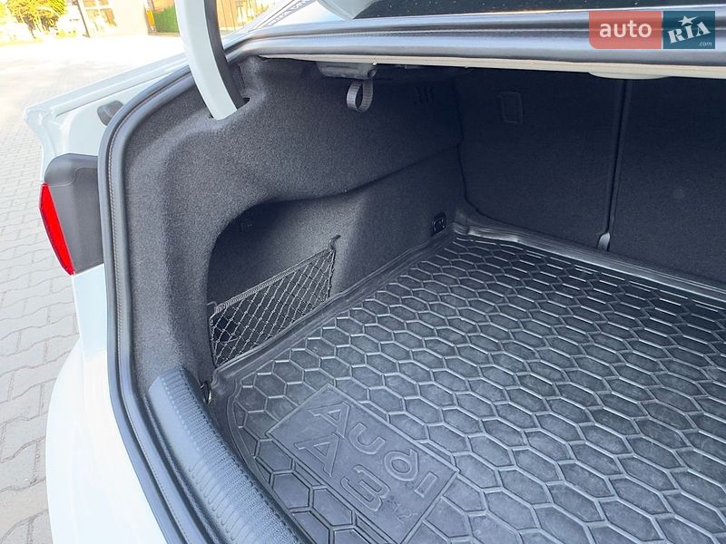 Седан Audi A3 2015 в Виннице
