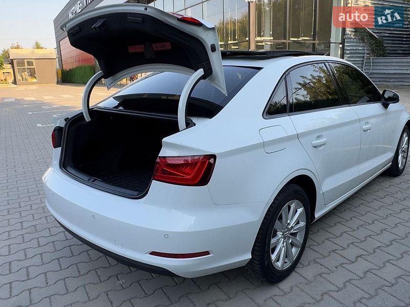 Седан Audi A3 2015 в Виннице