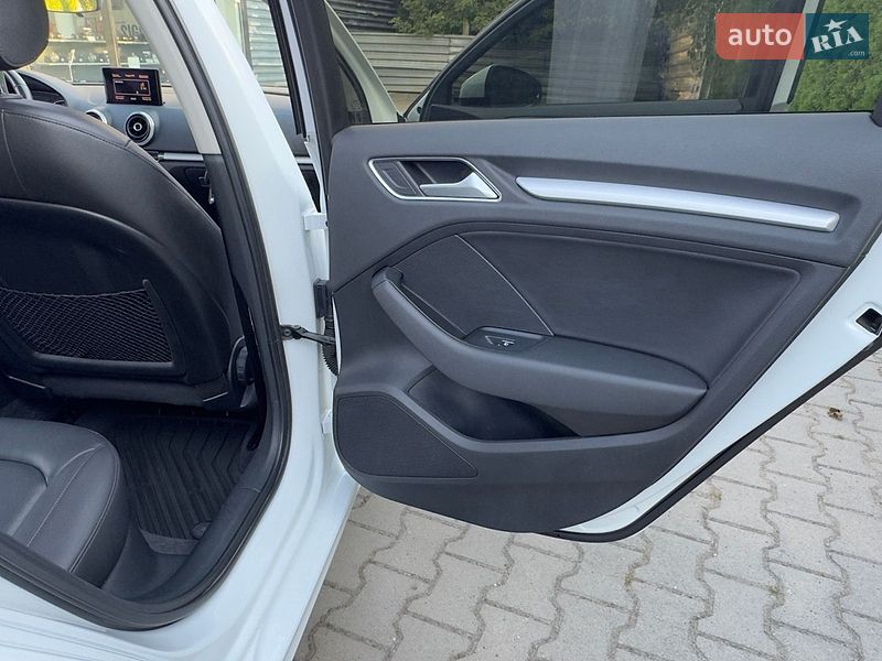 Седан Audi A3 2015 в Виннице