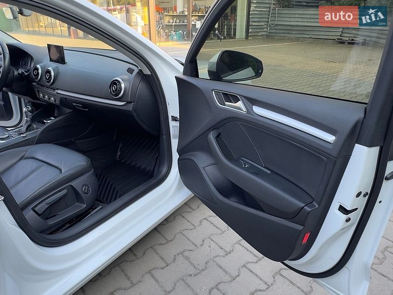 Седан Audi A3 2015 в Виннице
