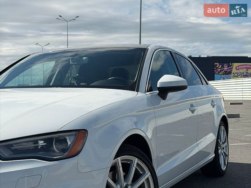 Седан Audi A3 2015 в Львове
