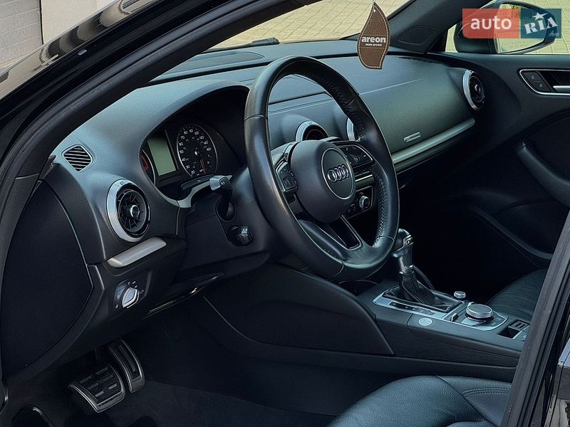 Седан Audi A3 2018 в Старокостянтинові